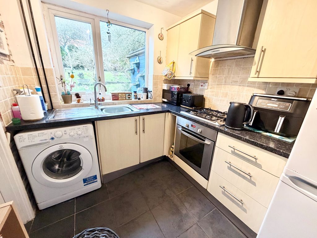 Property photo 3 of 18