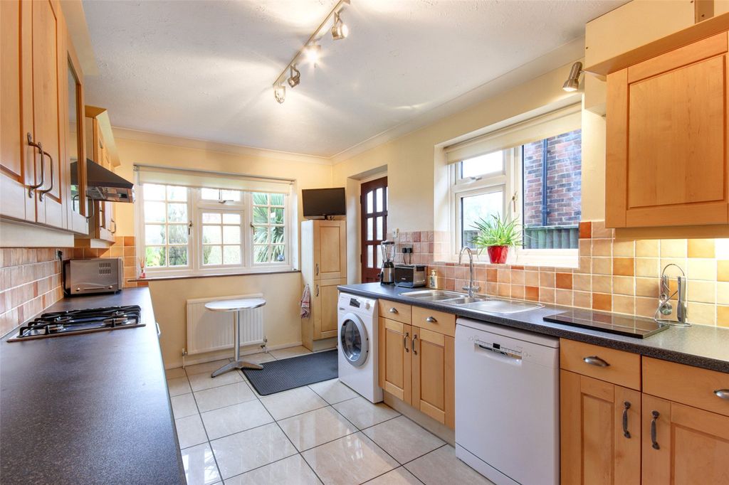 Property photo 3 of 14 Kitchen