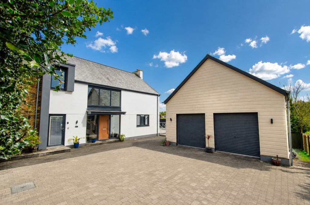 Property photo 1 of 23 Tps Bodmin 01208 74182