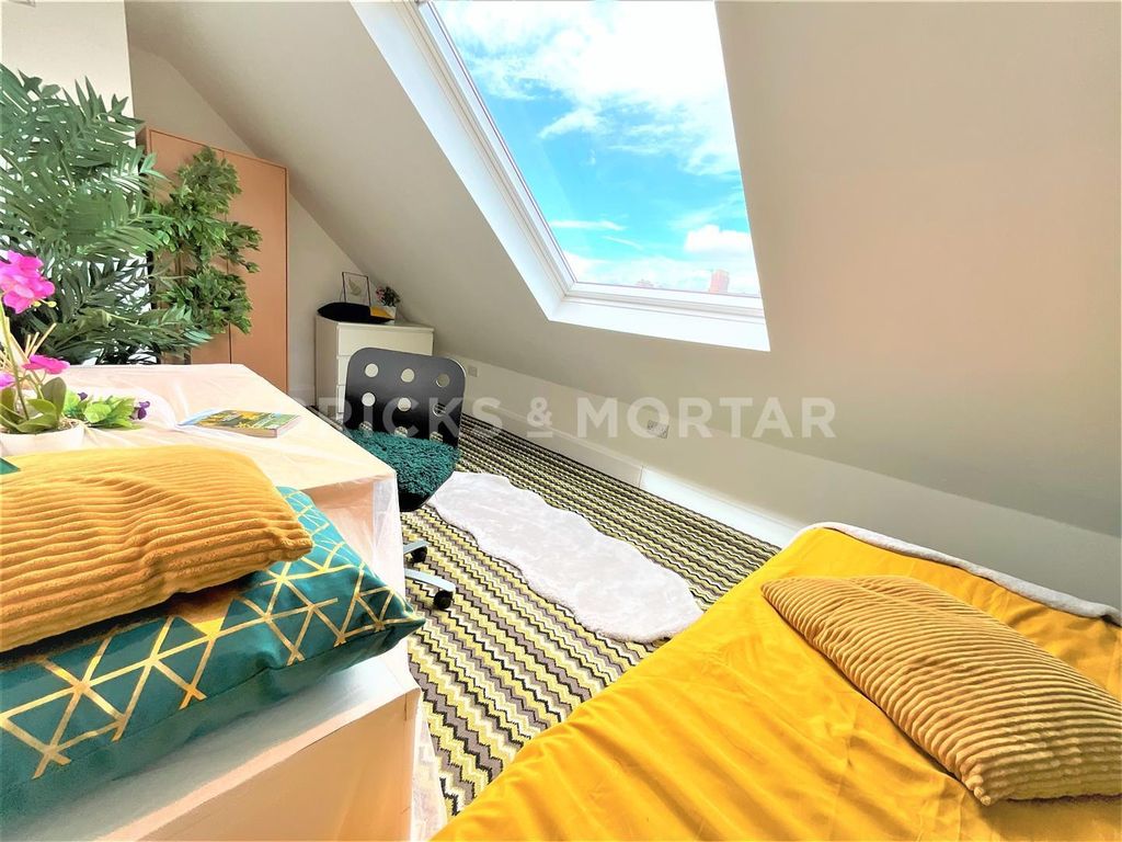 Property photo 2 of 14 4B1Fpjm7G0Upat5Zz4Nv1Q.Jpg