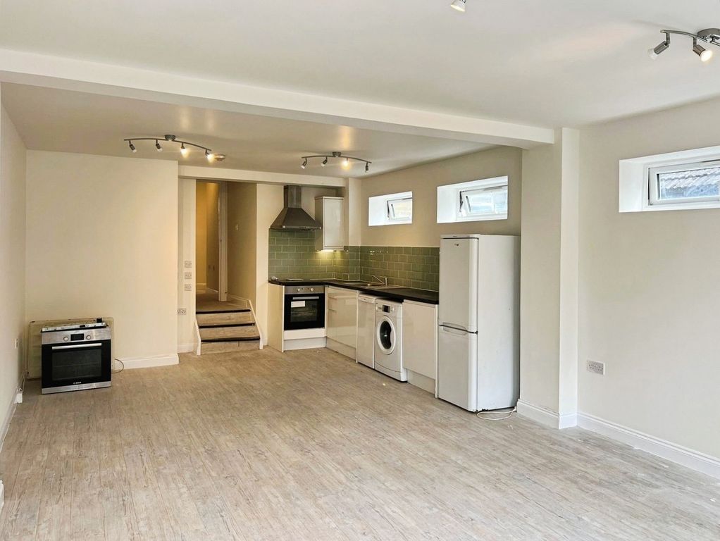 Property photo 2 of 10 Pbox-Img.Jpg