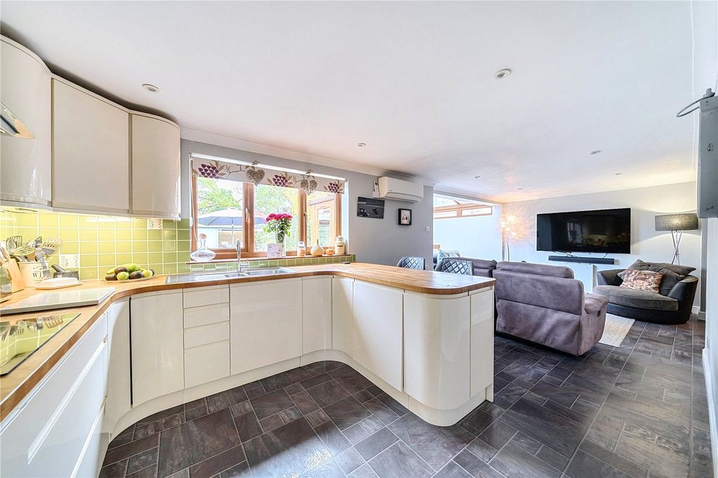 Property photo 2 of 32 Kitchen