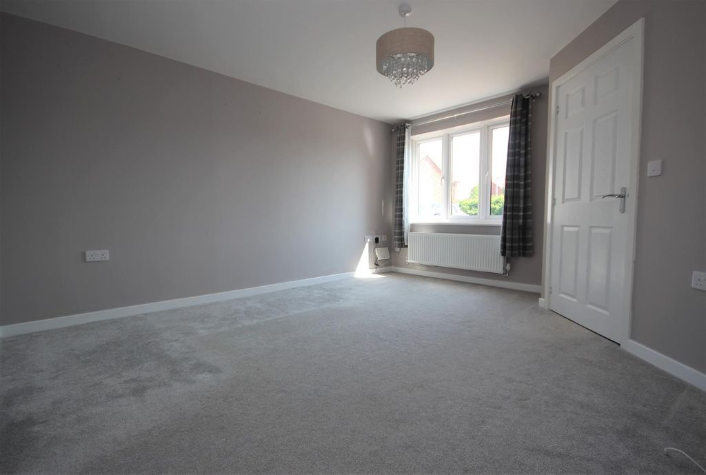 Property photo 3 of 19 Living Room.Jpg