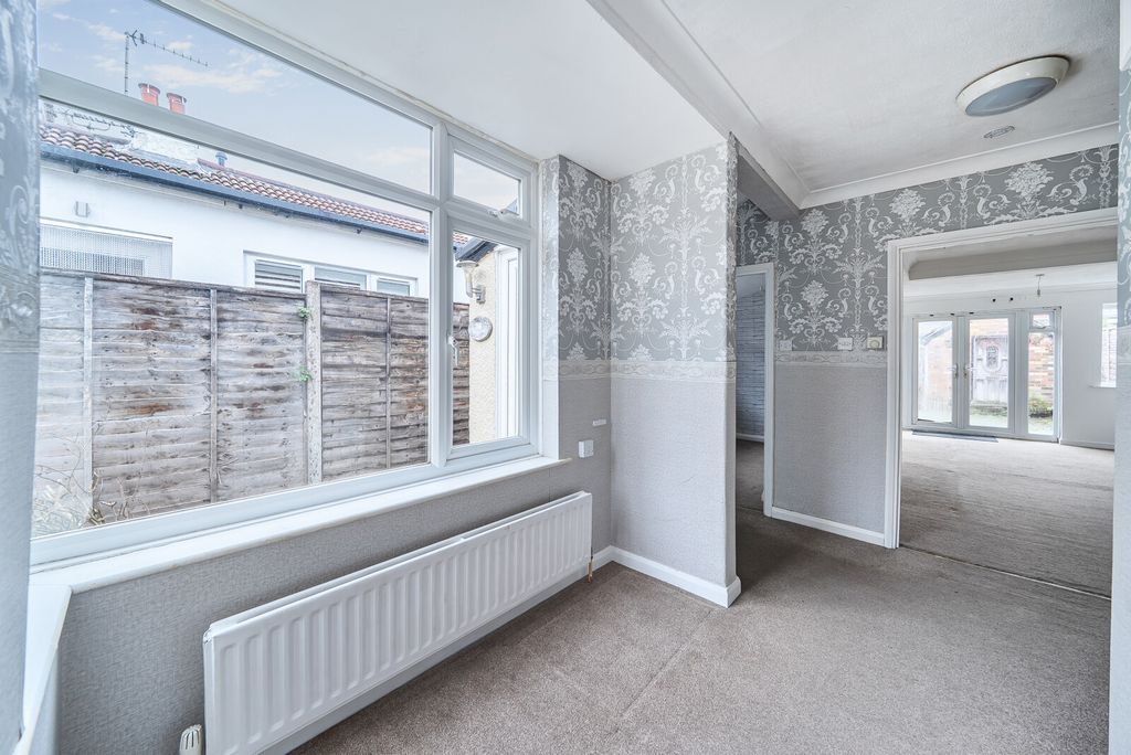 Property photo 3 of 15 1386970-2-693844c...