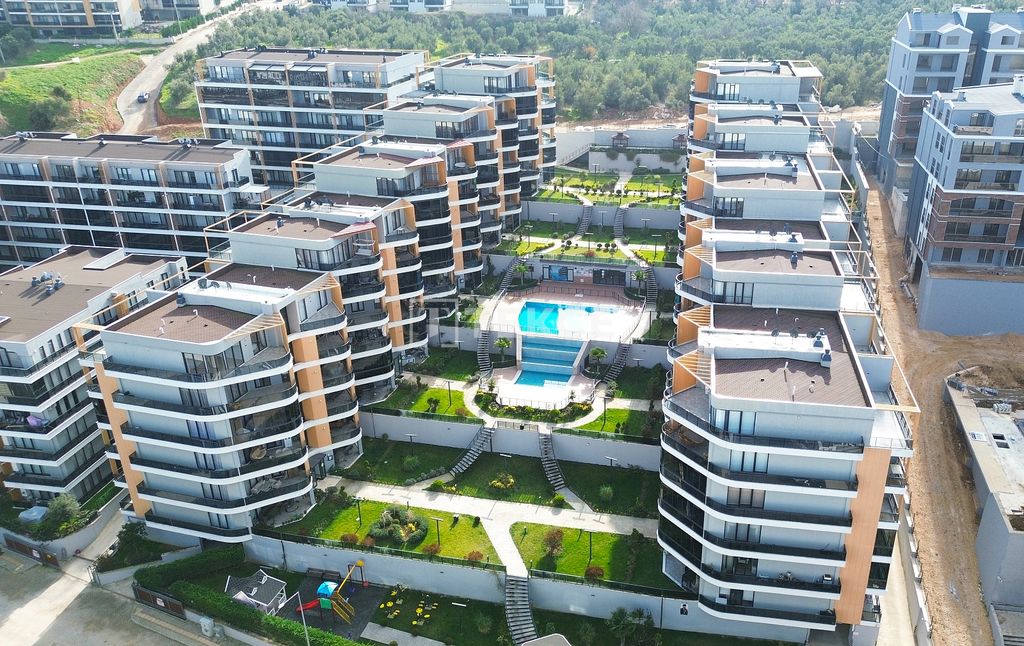 Property photo 2 of 49