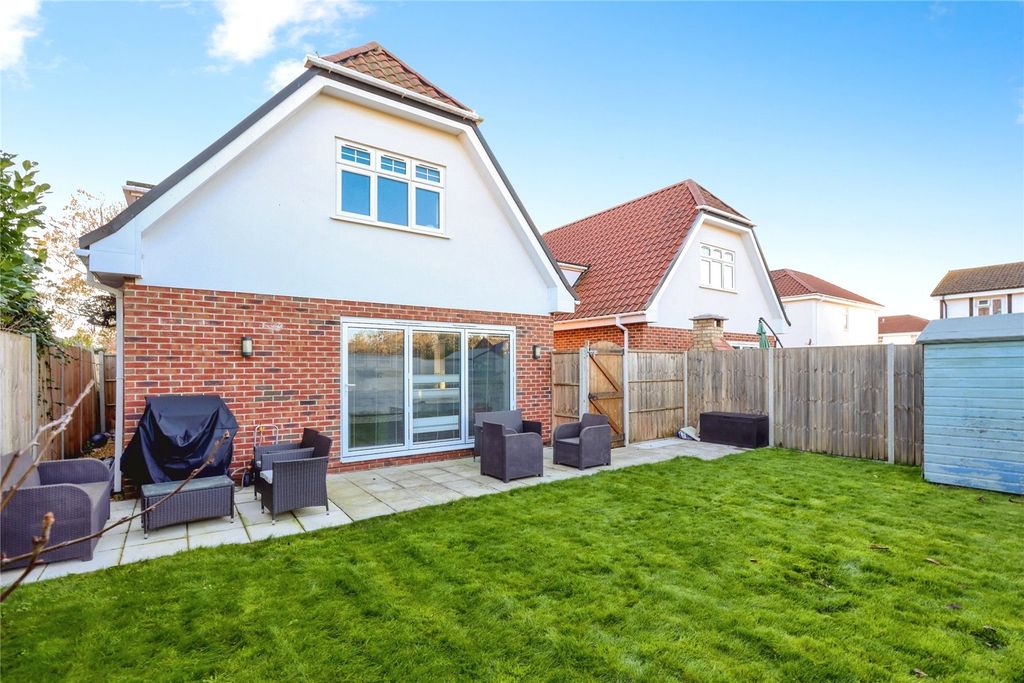 Property photo 2 of 20 Picture No. 14