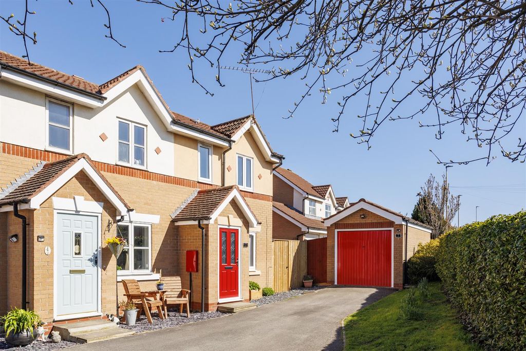 Property photo 1 of 24 2_Ryngwoode_Drive_1.Jpg