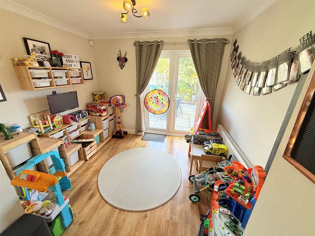 Property photo 3 of 12 Dining/Reception Room