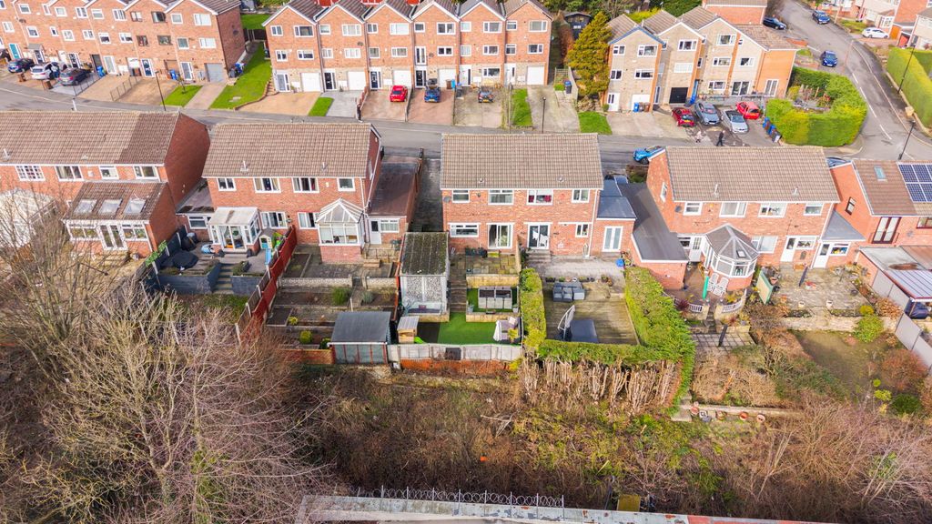 Property photo 2 of 31