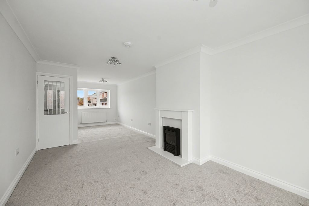 Property photo 3 of 24