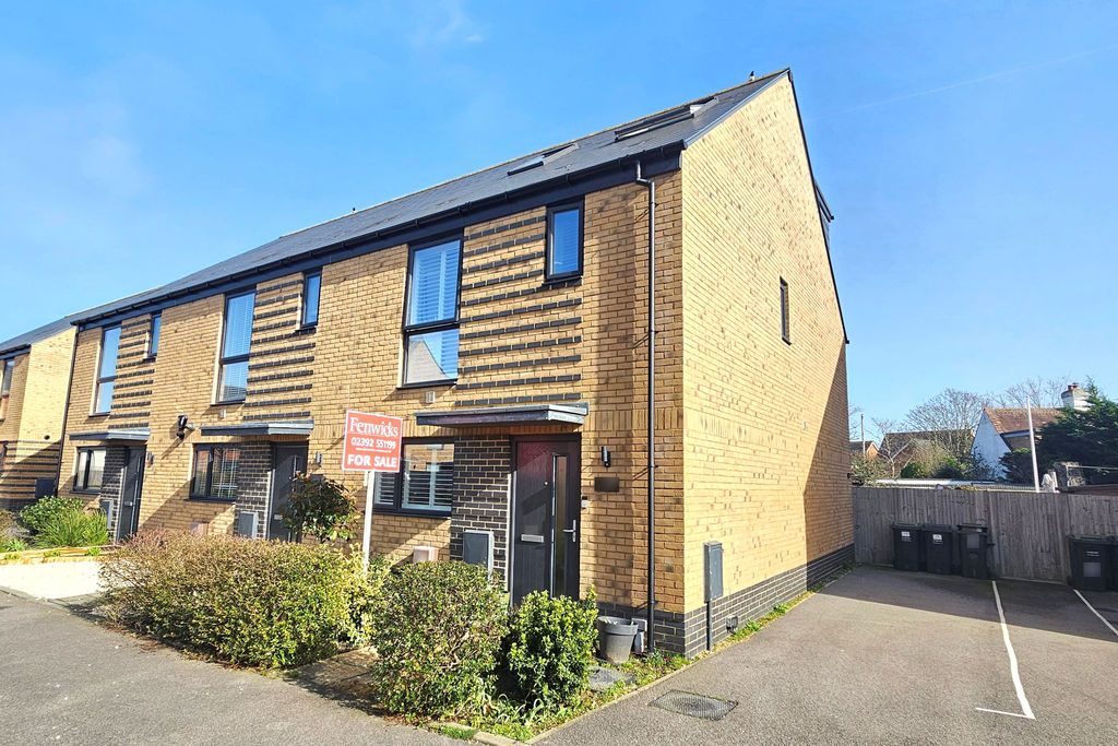 Property photo 1 of 17 Front