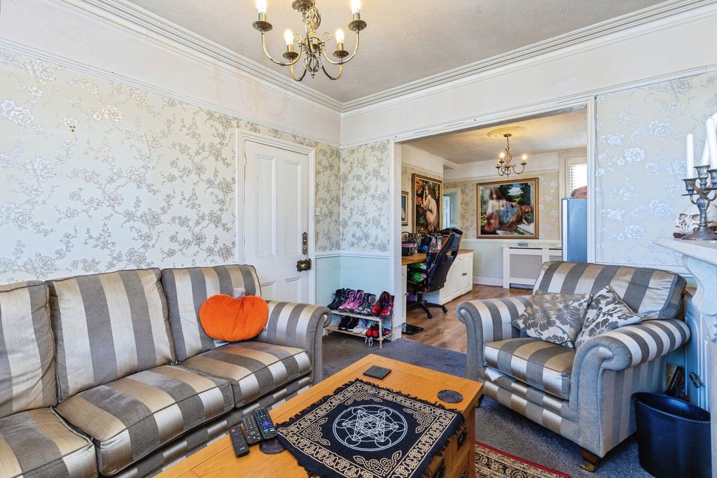 Property photo 3 of 14 Pbox-Img.Jpg