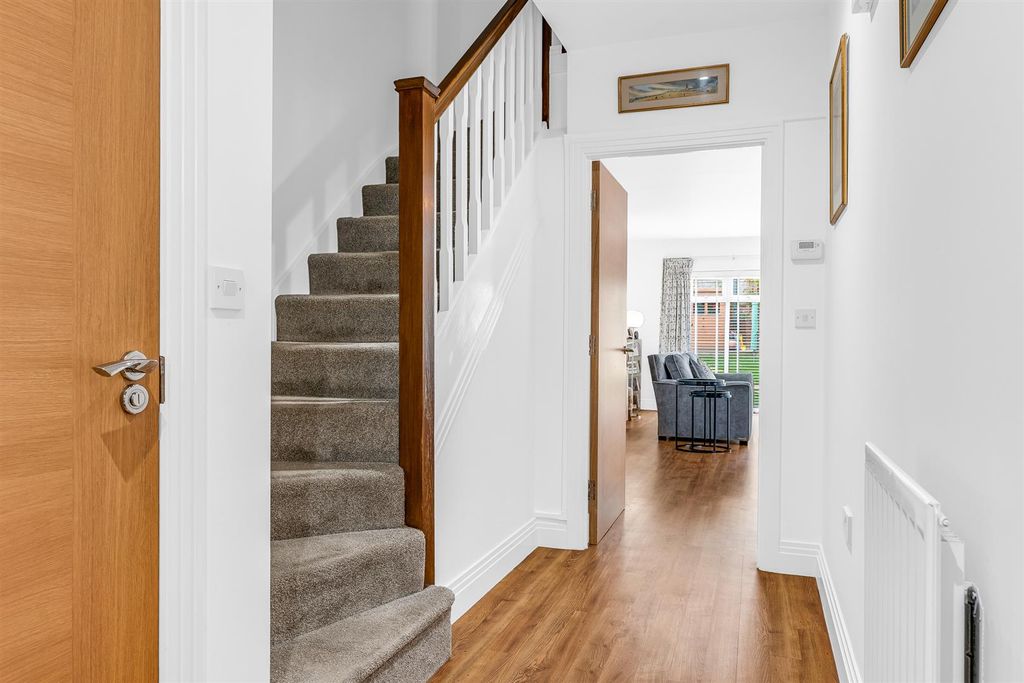 Property photo 3 of 26 Internal-20.Jpg