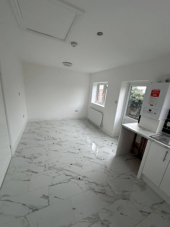 Property photo 2 of 8 Gallery