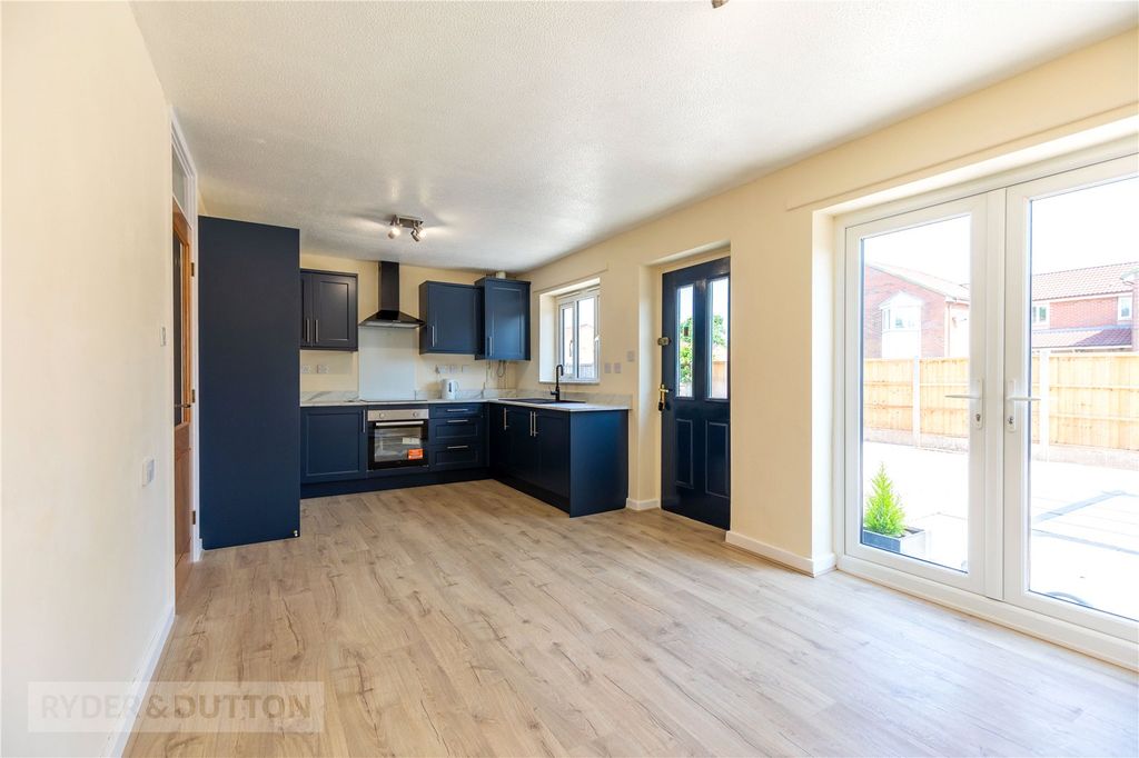 Property photo 2 of 24 Kitchen