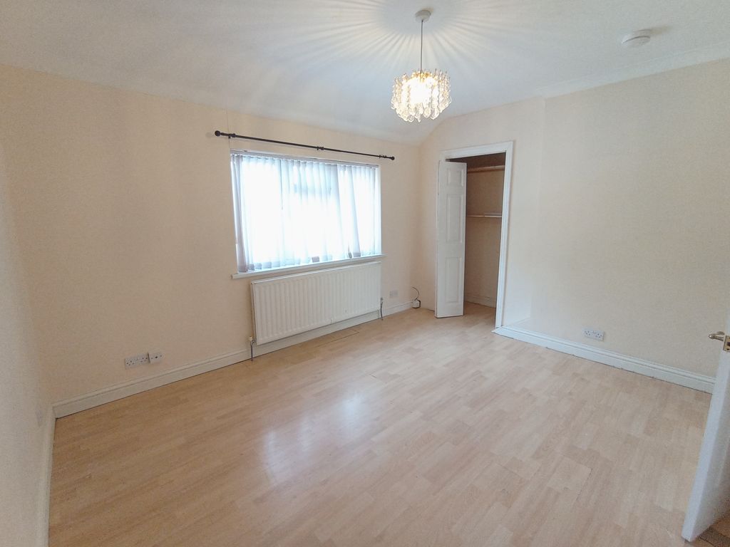 Property photo 2 of 9 Living Room 