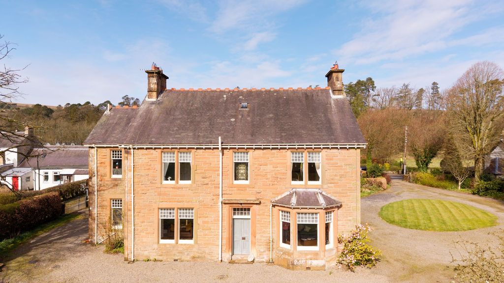 Property photo 1 of 39
