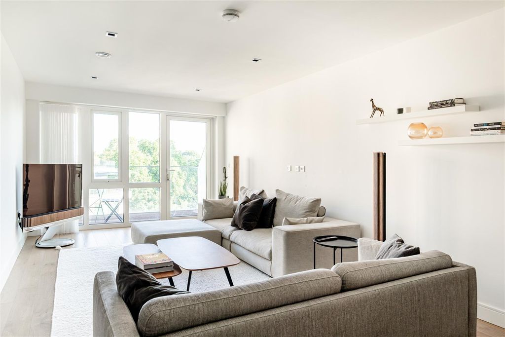 Property photo 2 of 15 Quayside House-3.Jpg