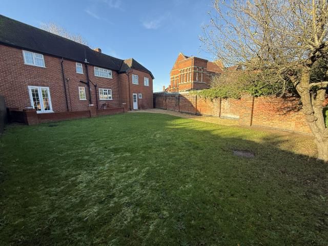 Property photo 1 of 15 Outside View