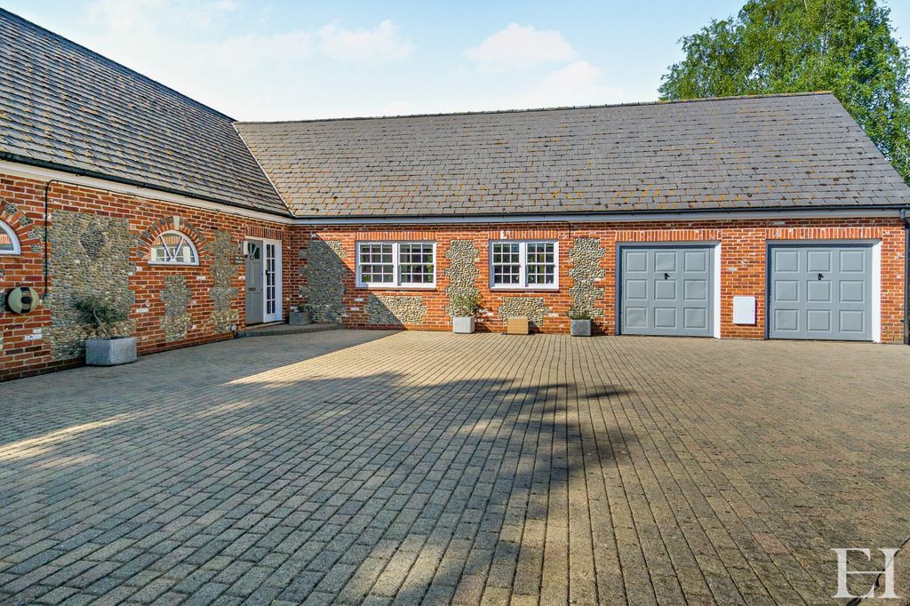 Property photo 1 of 33 5041312