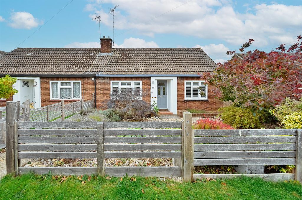 Property photo 1 of 13 22 Lawn Ave-18.Jpg