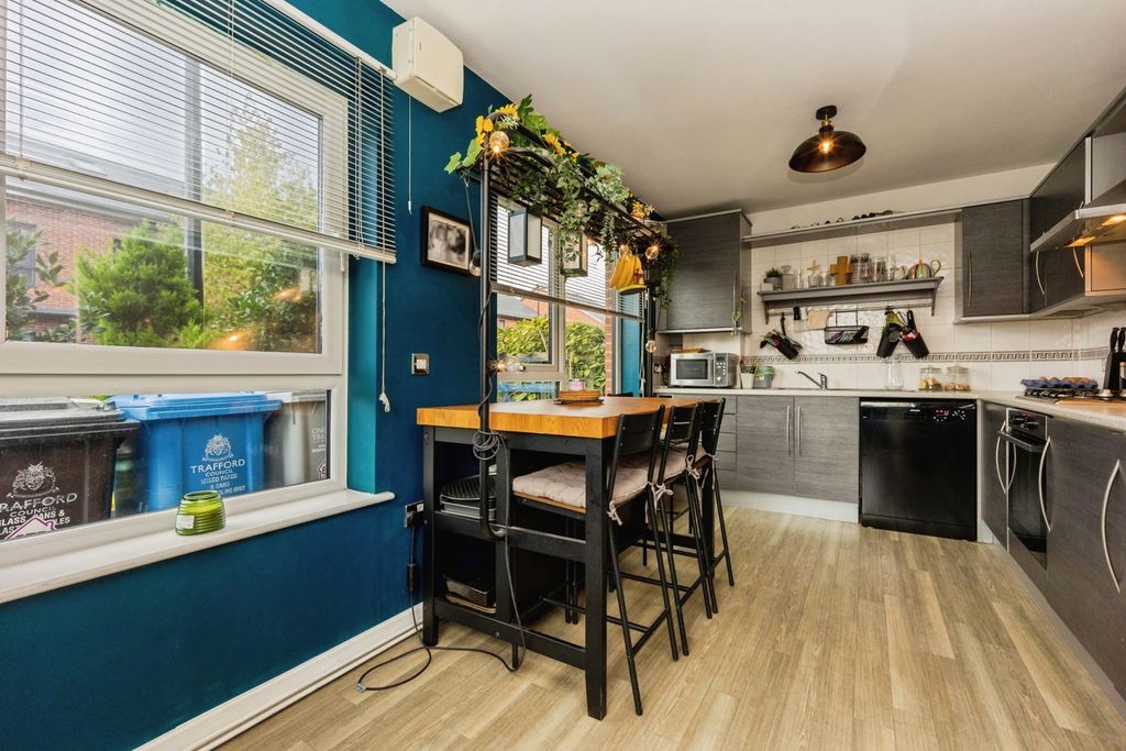 Property photo 2 of 24 Pbox-Img.Jpg