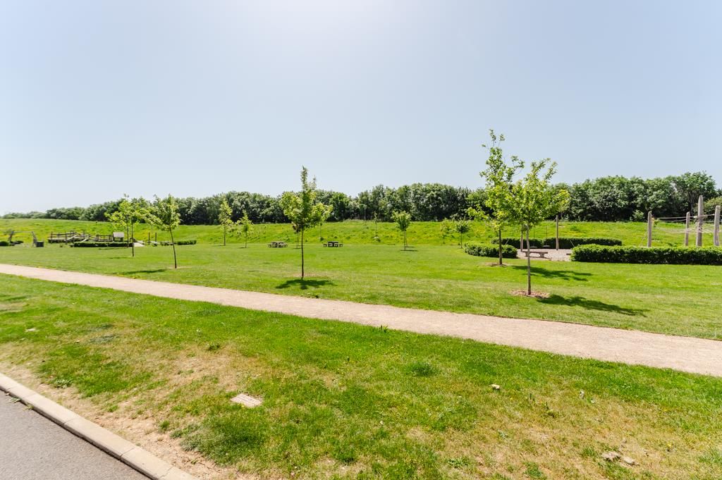 Property photo 1 of 32 51 Birkdale Drive, Priors Hall-1.Jpg