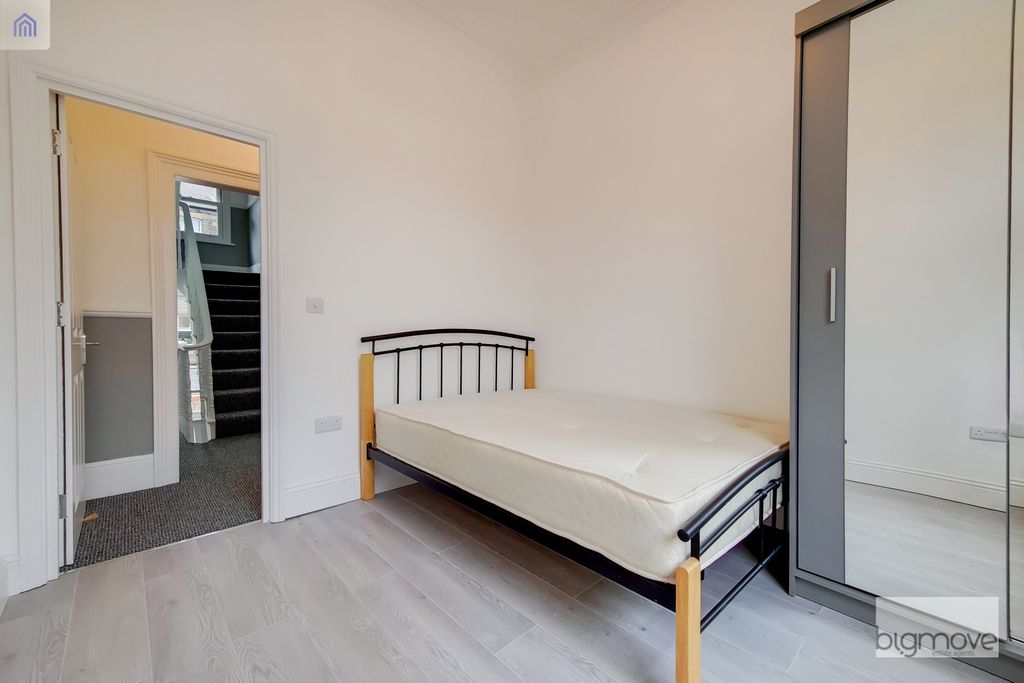 Property photo 3 of 18 Photo 8