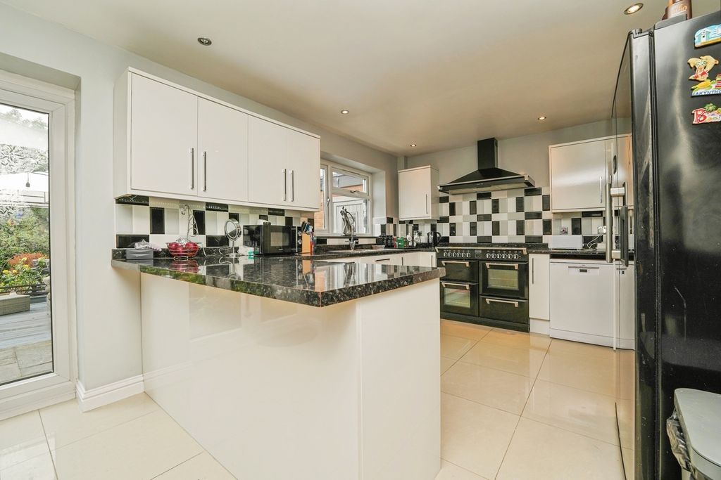 Property photo 3 of 13 Pbox-Img.Jpg