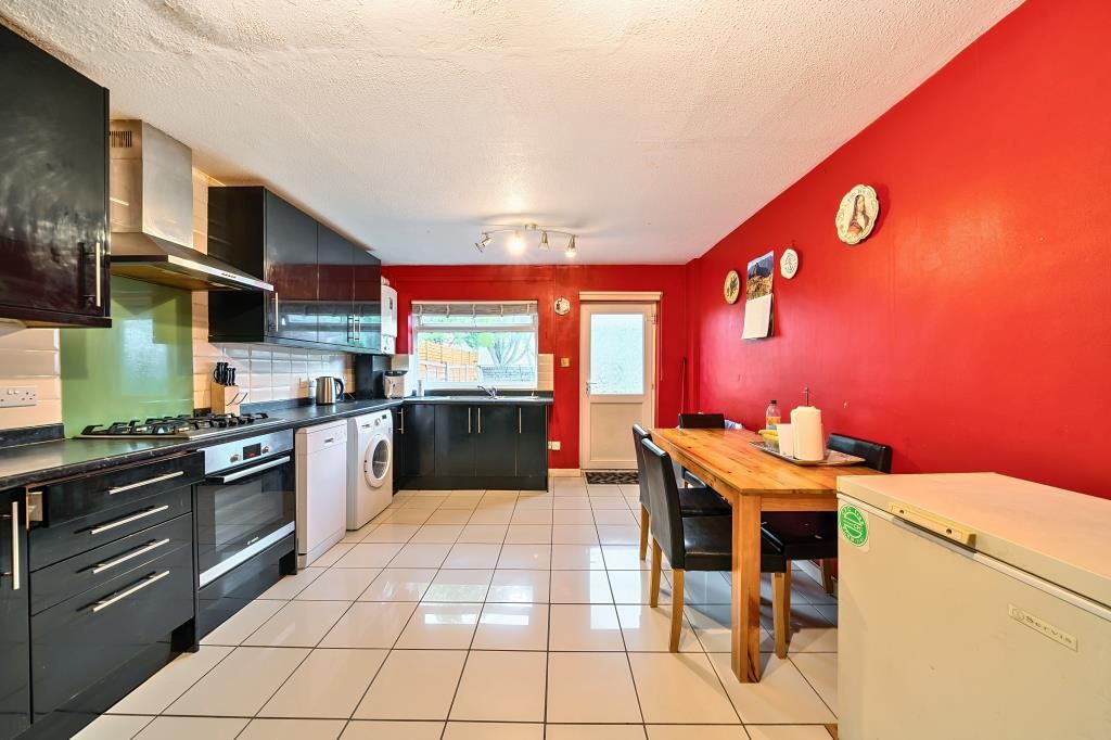 Property photo 3 of 21 Kitchen