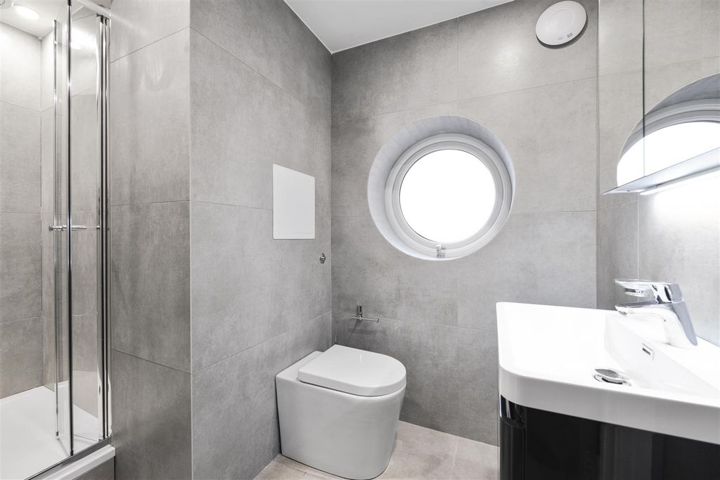 Property photo 1 of 13 69Bc Bath 3.Jpg