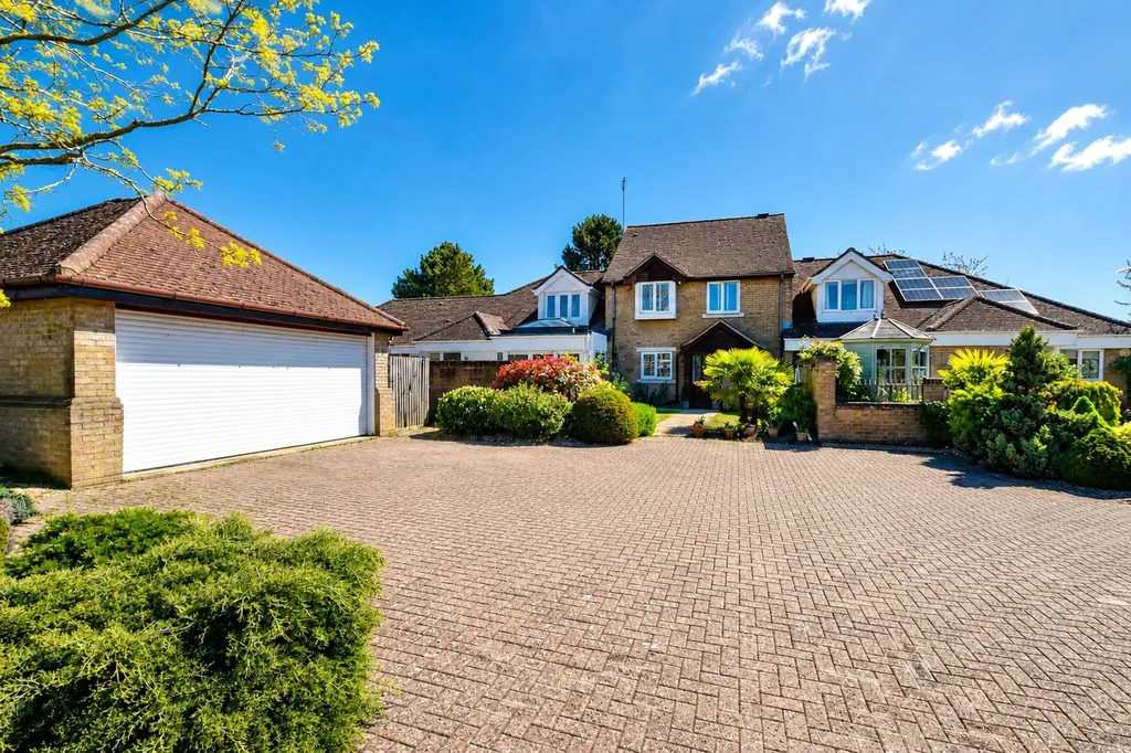 House in Northampton NN4, Collingtree - View 3