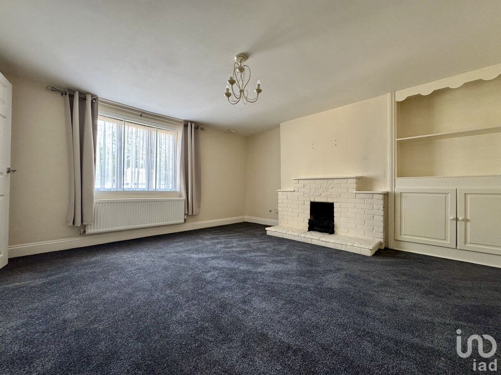 Property photo 3 of 8
