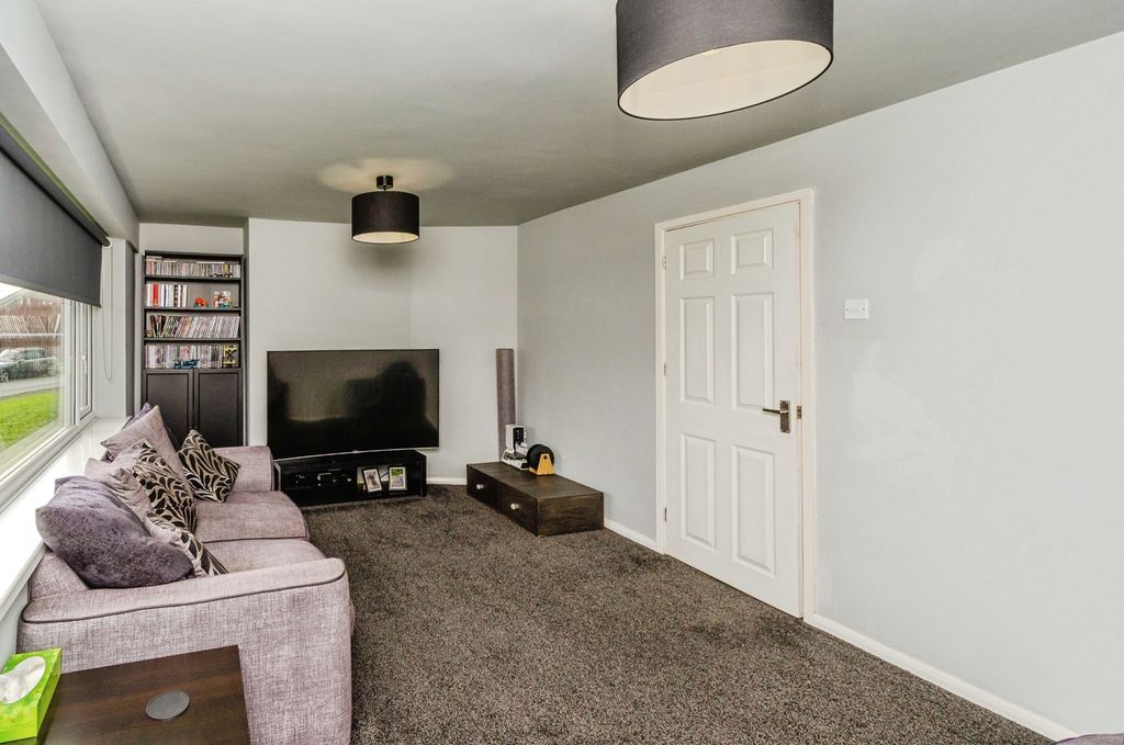 Property photo 3 of 17 Photo