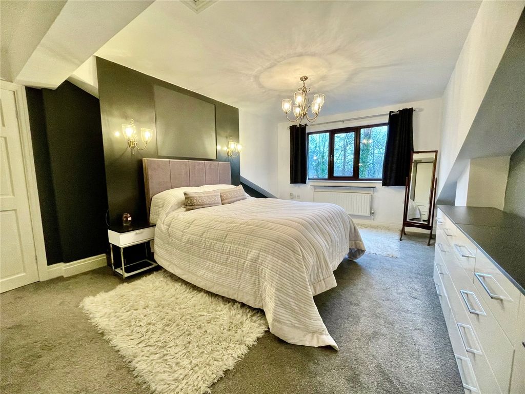 Property photo 3 of 25 Bedroom One