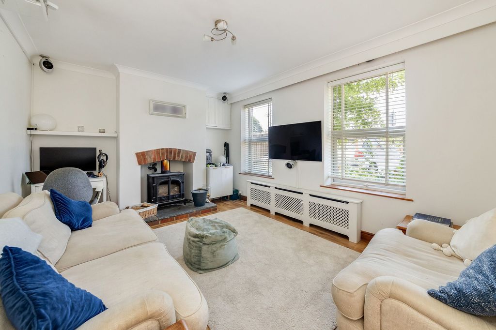 Property photo 2 of 17