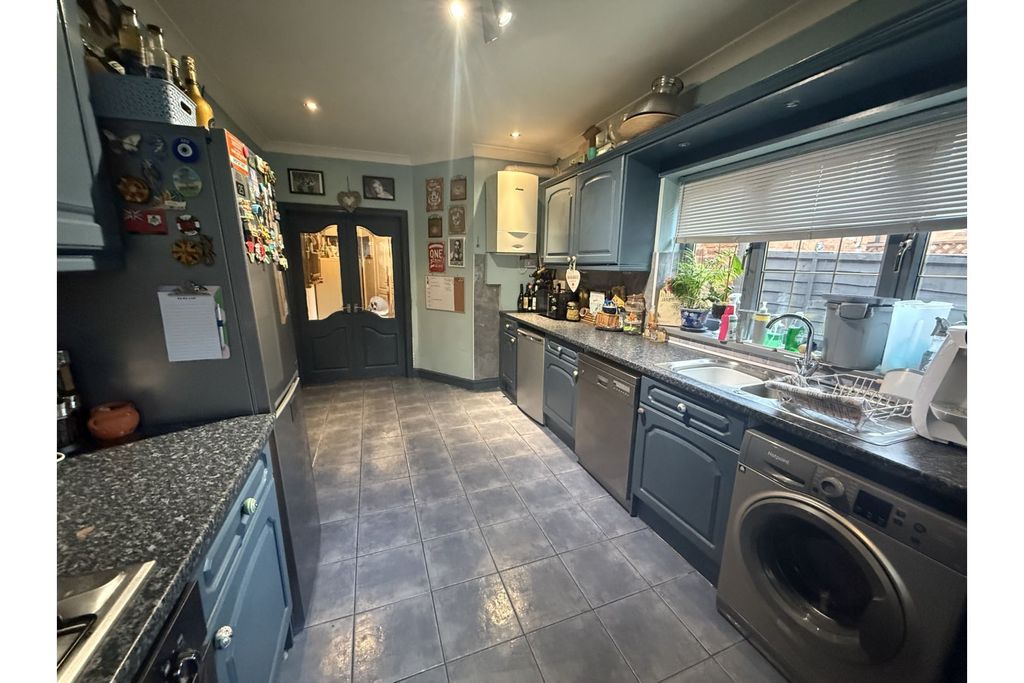 Property photo 2 of 18