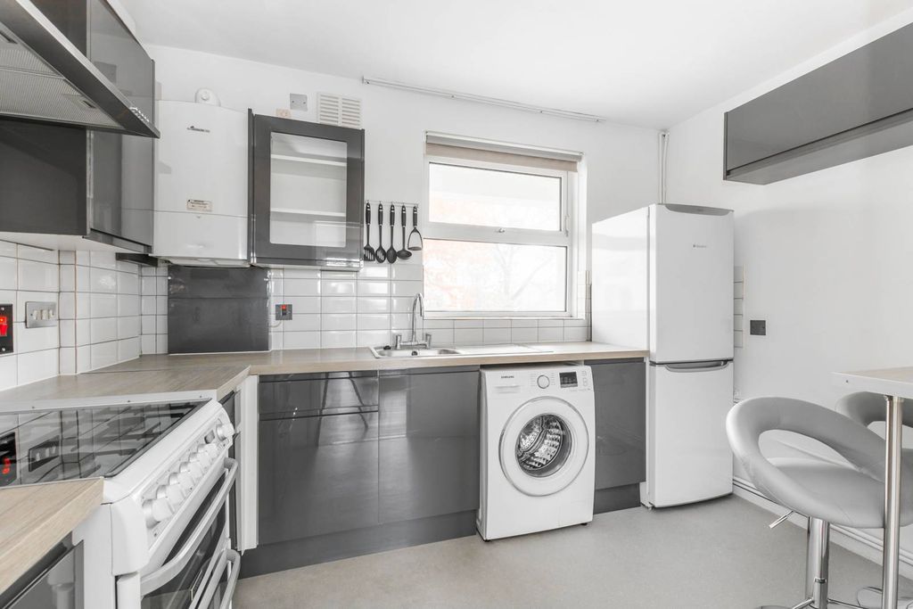 Property photo 1 of 5