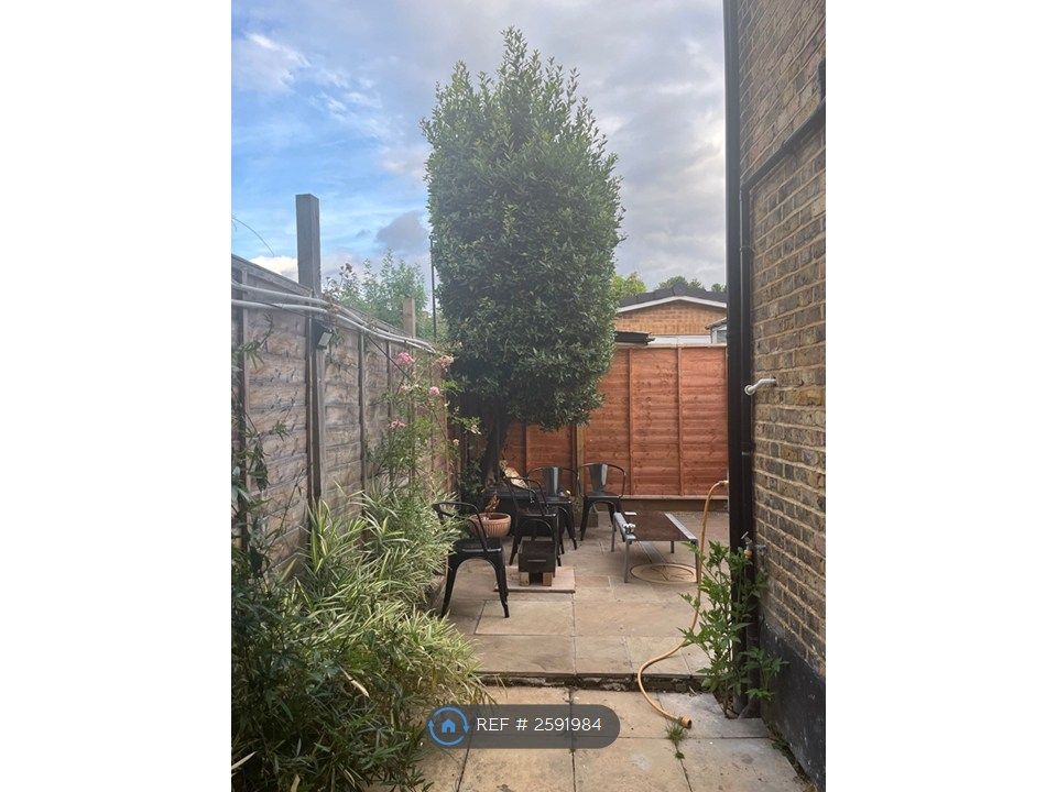Property photo 2 of 26