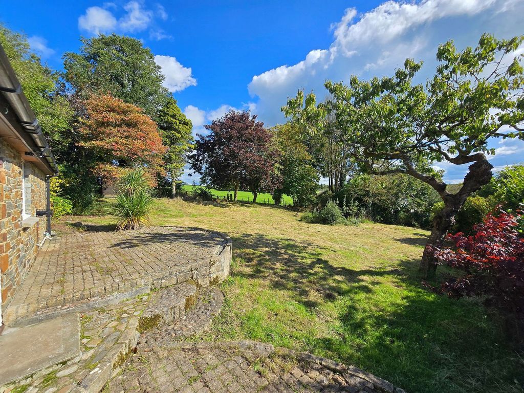 Property photo 2 of 30