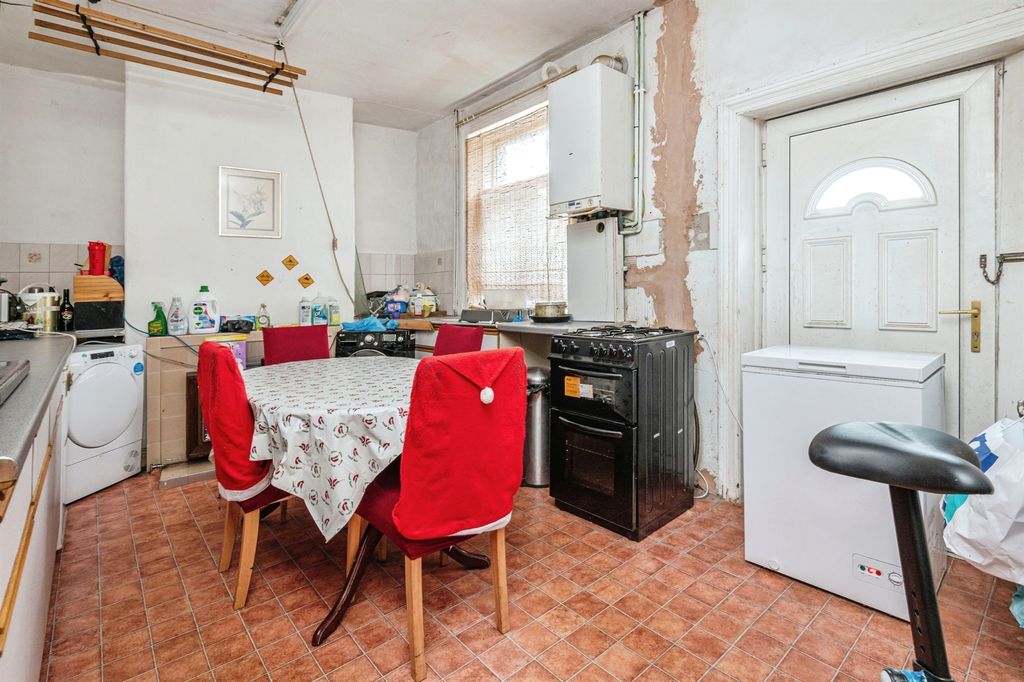 Property photo 3 of 8