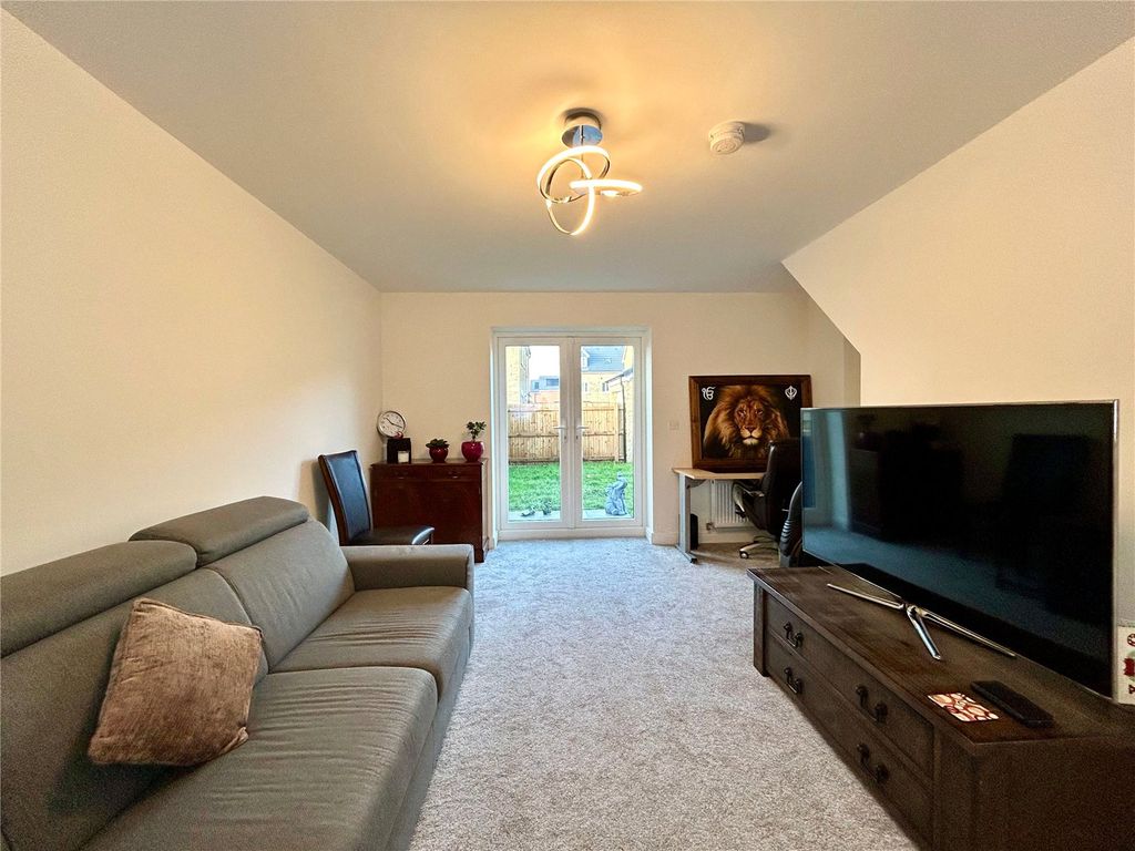 Property photo 2 of 12 Living Room