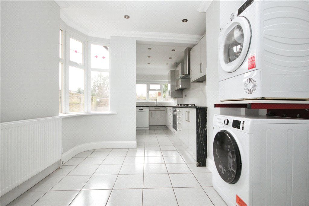 Property photo 2 of 25 Kitchen