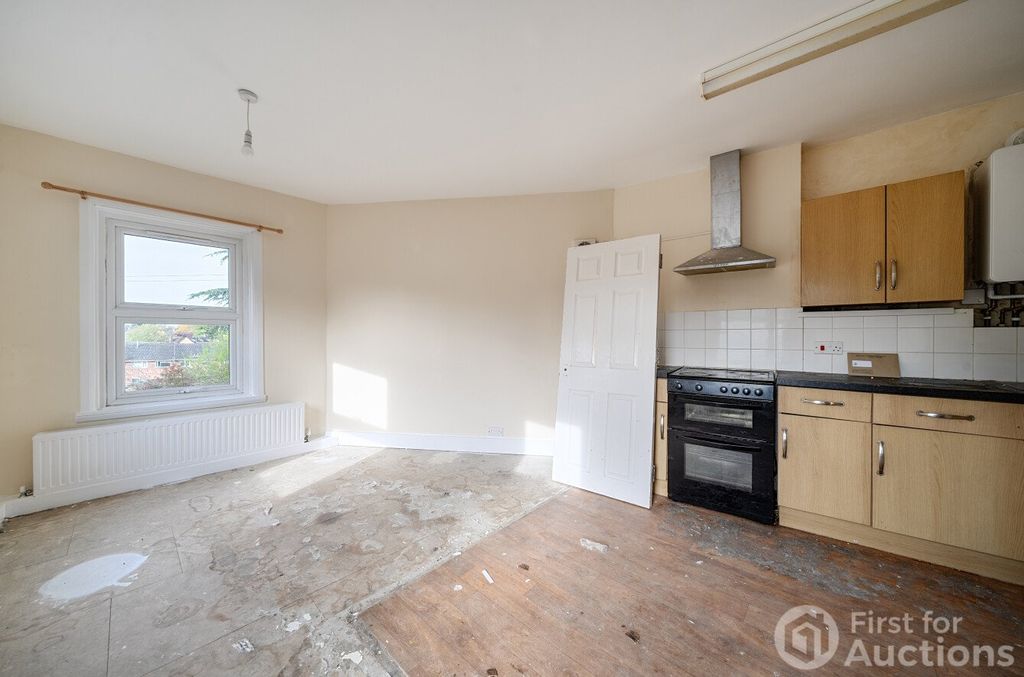 Property photo 3 of 17 Picture No. 28