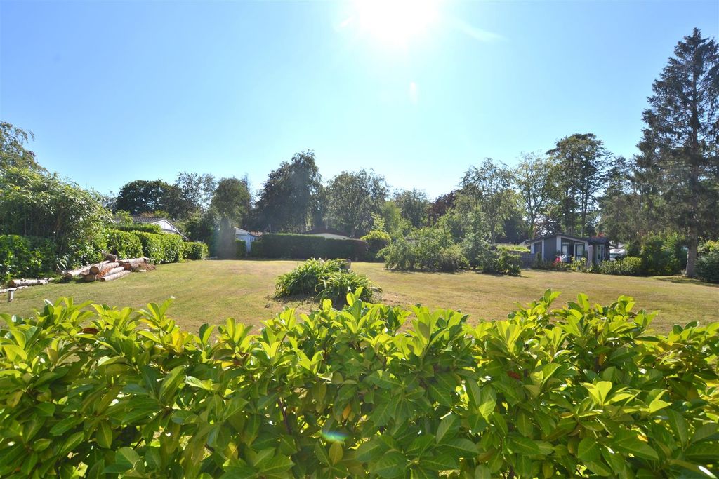 Property photo 2 of 19 Garden Views.Jpg