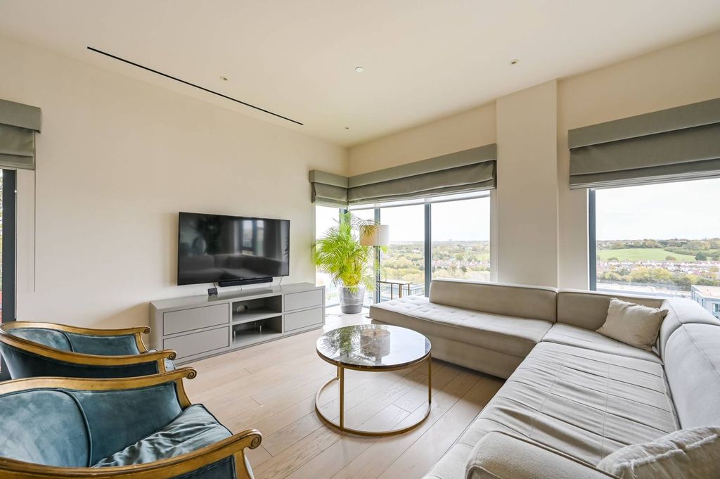 Property photo 2 of 54