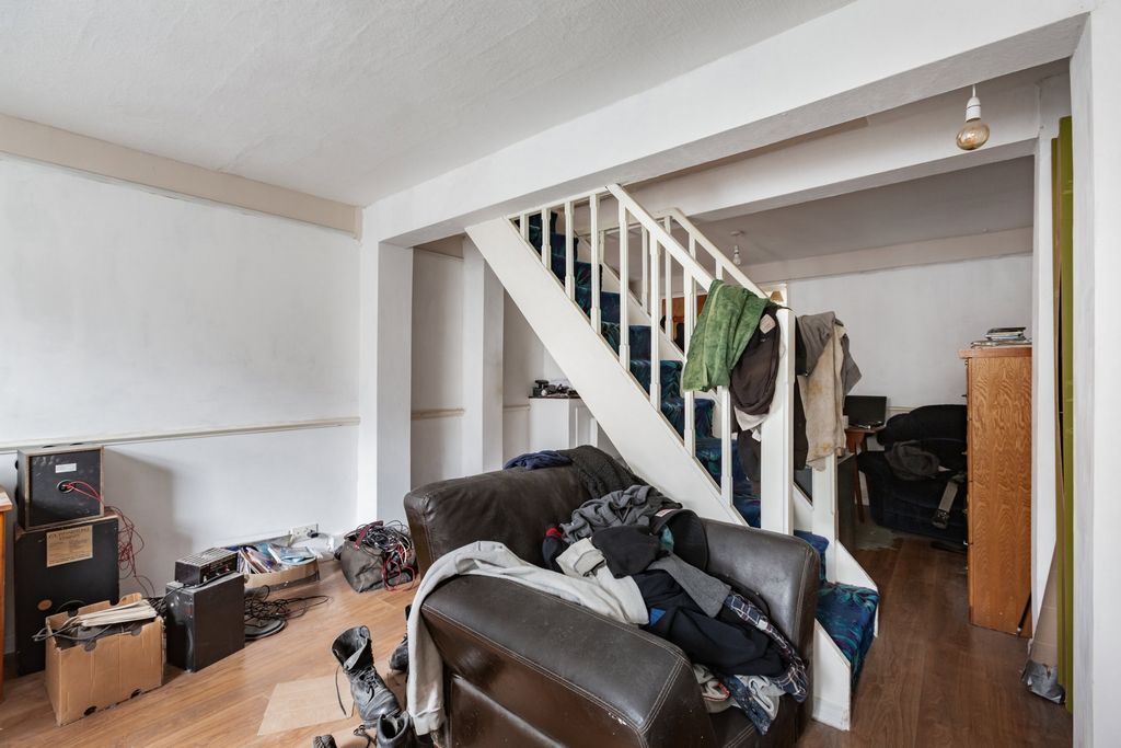 Property photo 3 of 13 Photo 6