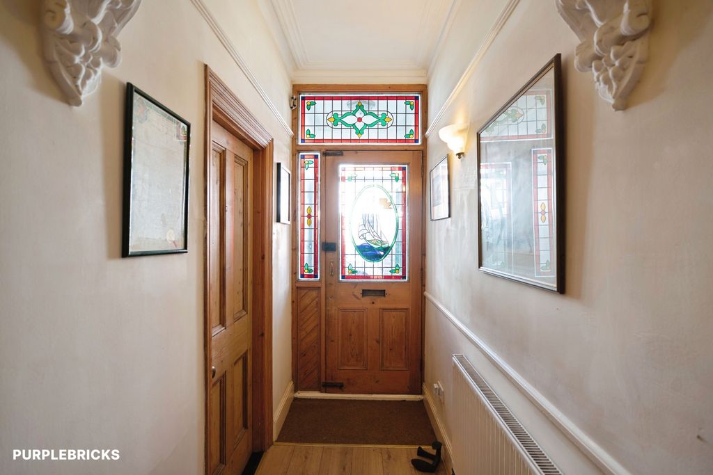 Property photo 3 of 31