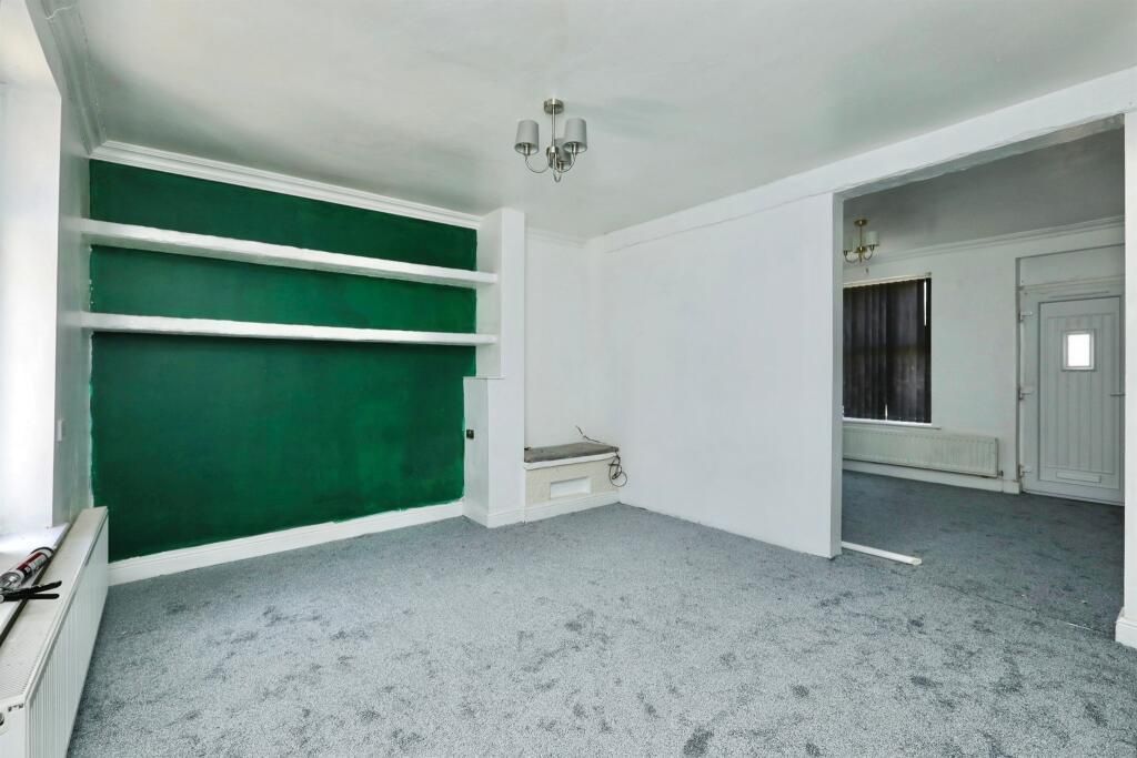 Property photo 2 of 11 Cbd157E34100d57895B7F652515E34Cf.Jpeg