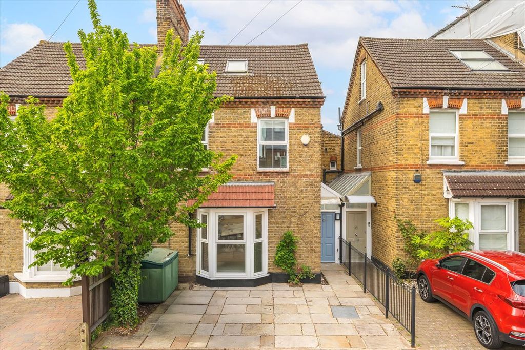 Property photo 1 of 11